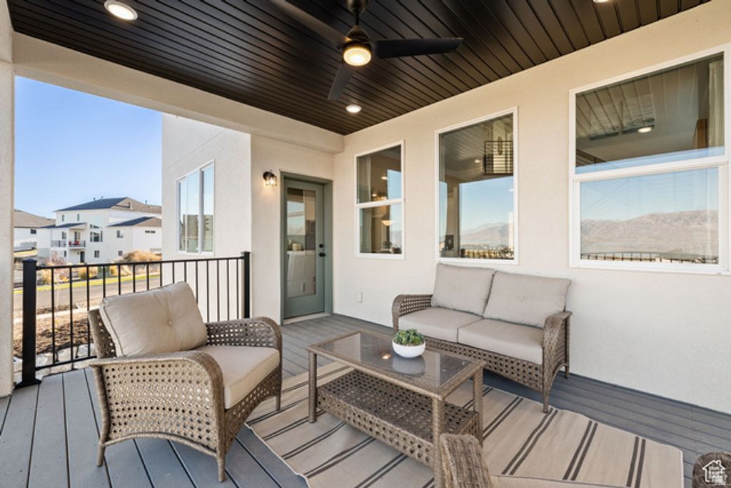 Image 22 of property listing at 3472 S KILLDEER DR, Saratoga Springs, UT 84045