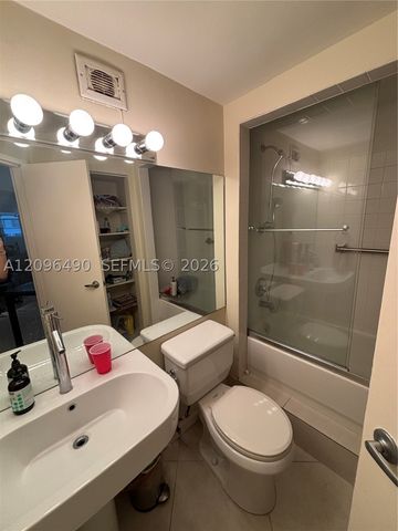 801 Brickell Bay Dr 1265, Miami, FL 33131
