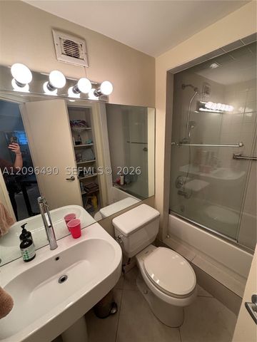 801 Brickell Bay Dr 1265, Miami, FL 33131