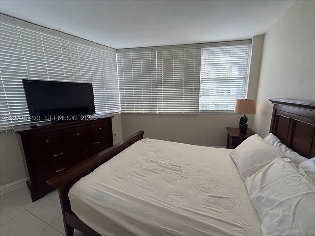 801 Brickell Bay Dr 1265, Miami, FL 33131