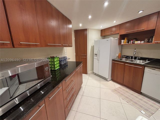 801 Brickell Bay Dr 1265, Miami, FL 33131