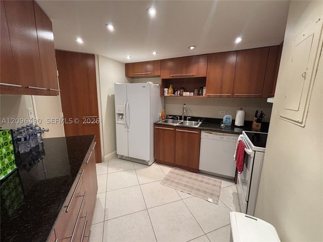 801 Brickell Bay Dr 1265, Miami, FL 33131