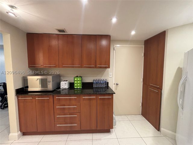 801 Brickell Bay Dr 1265, Miami, FL 33131