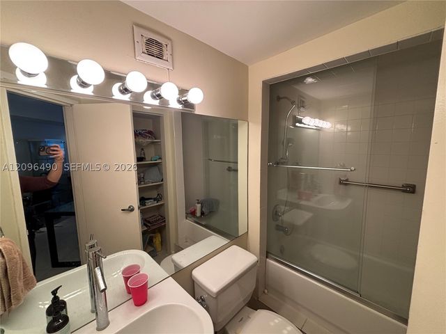 801 Brickell Bay Dr 1265, Miami, FL 33131