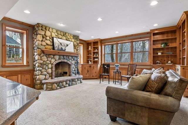 8662 Great Waters Alcove, Eden Prairie, MN 55347