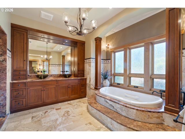 280 FALL CREEK Dr, Tillamook, OR 97141