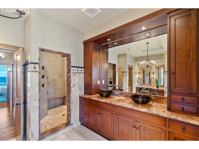 280 FALL CREEK Dr, Tillamook, OR 97141