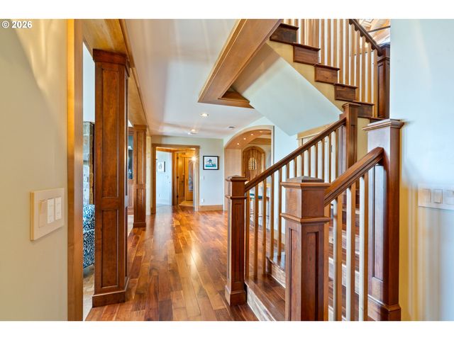 280 FALL CREEK Dr, Tillamook, OR 97141