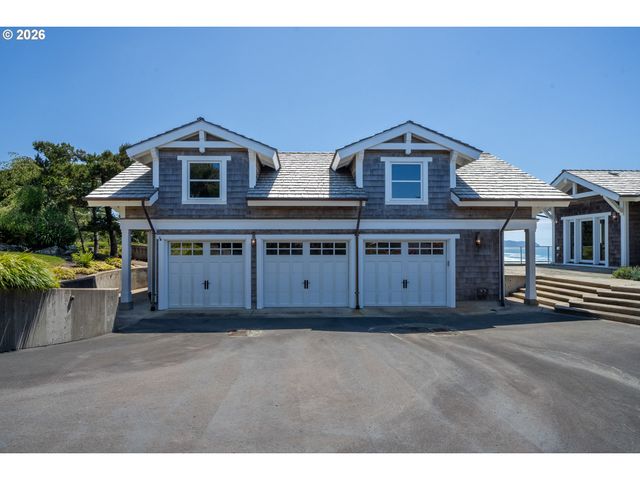 280 FALL CREEK Dr, Tillamook, OR 97141