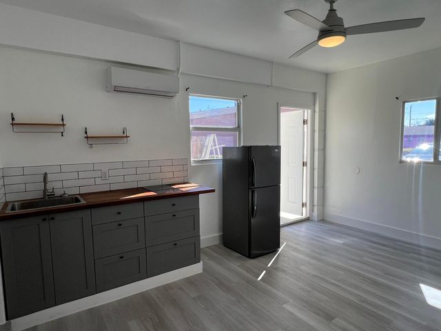 320 W Blue Heron Boulevard 3b, Riviera Beach, FL 33404