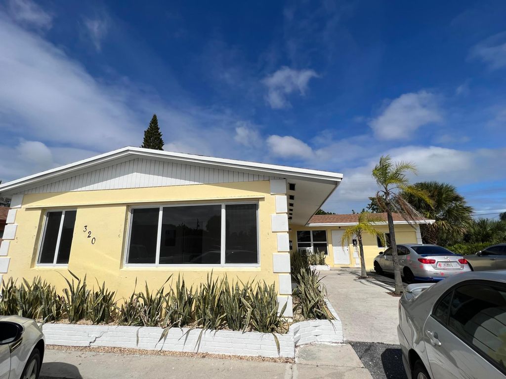 320 W Blue Heron Boulevard 3b, Riviera Beach, FL 33404