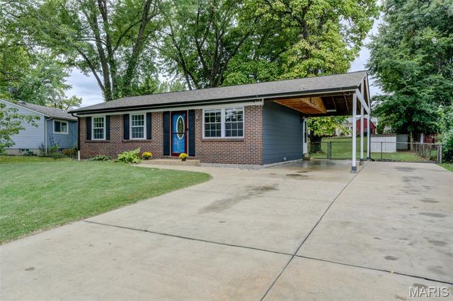 3215 Janton Lane, St Charles, MO 63301