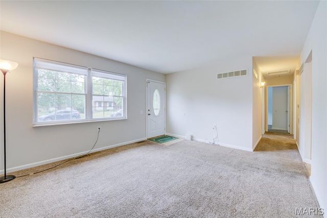 3215 Janton Lane, St Charles, MO 63301