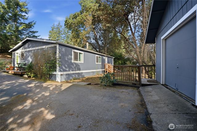 441 NE Schooner Loop, Belfair, WA 98528