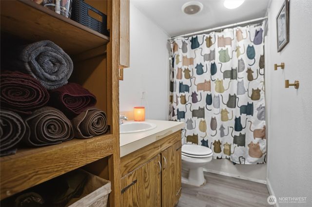 441 NE Schooner Loop, Belfair, WA 98528