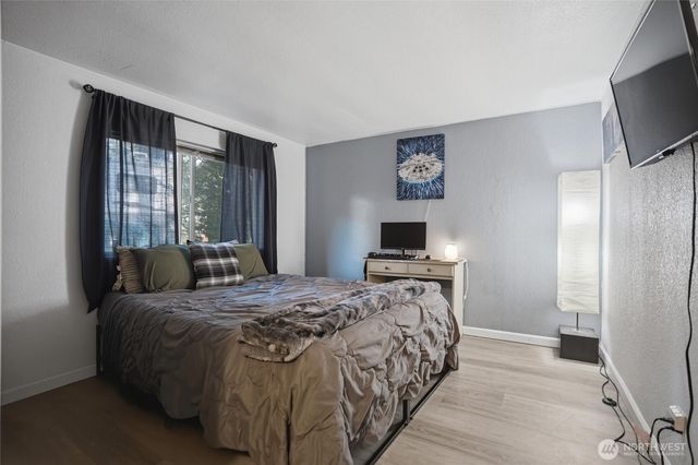 441 NE Schooner Loop, Belfair, WA 98528