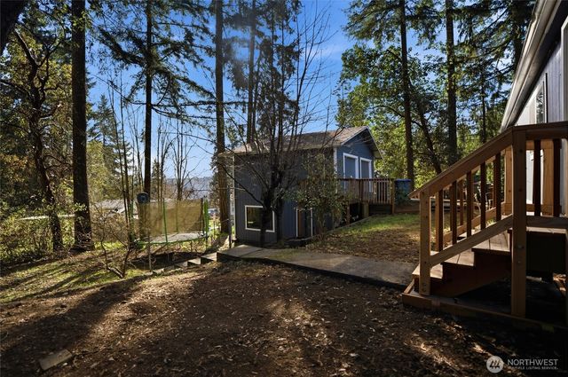 441 NE Schooner Loop, Belfair, WA 98528