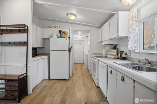 441 NE Schooner Loop, Belfair, WA 98528