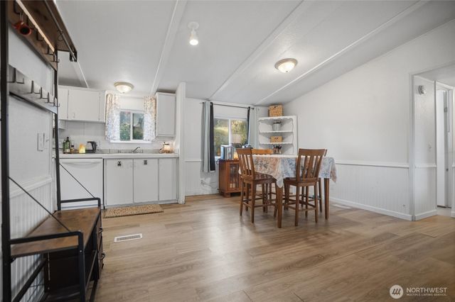 441 NE Schooner Loop, Belfair, WA 98528