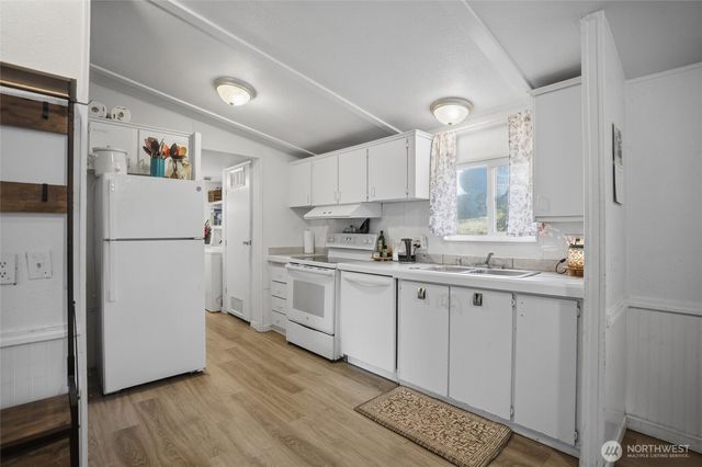 441 NE Schooner Loop, Belfair, WA 98528