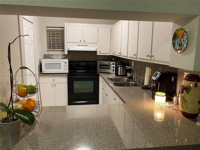 1890 W 56th St 1221, Hialeah, FL 33012