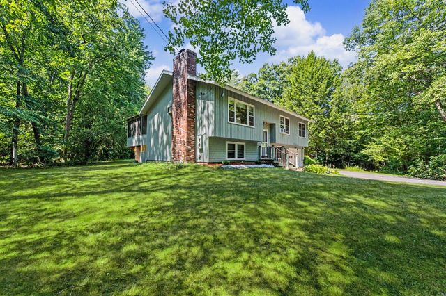 14 Tomahawk Drive, Merrimack, NH 03054