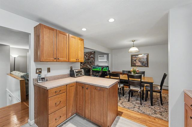 14 Tomahawk Drive, Merrimack, NH 03054