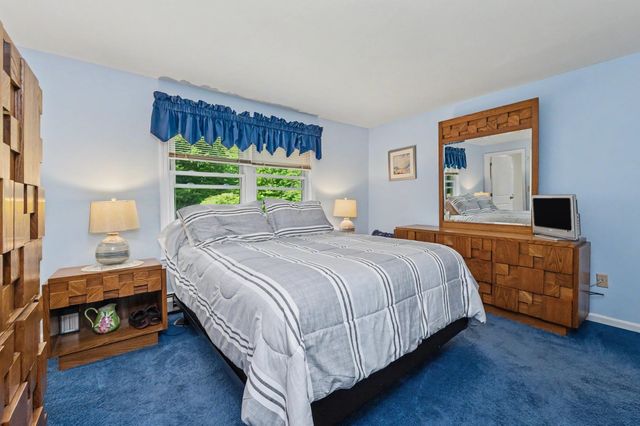 14 Tomahawk Drive, Merrimack, NH 03054