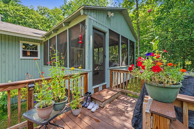 14 Tomahawk Drive, Merrimack, NH 03054