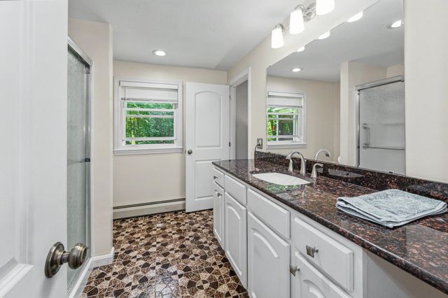 14 Tomahawk Drive, Merrimack, NH 03054