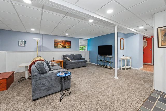 14 Tomahawk Drive, Merrimack, NH 03054