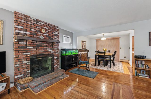 14 Tomahawk Drive, Merrimack, NH 03054