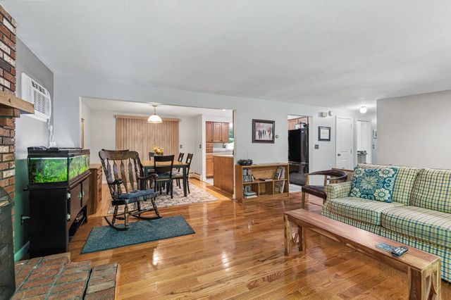 14 Tomahawk Drive, Merrimack, NH 03054
