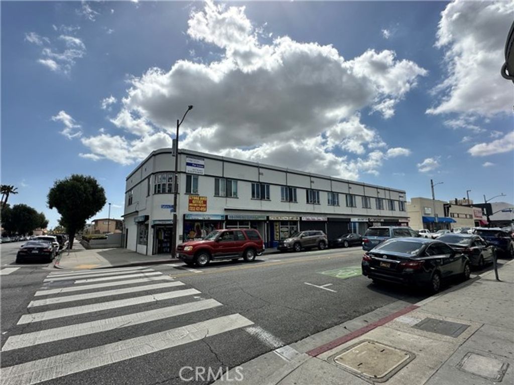 2618 Saturn Avenue, Huntington Park, CA 90255