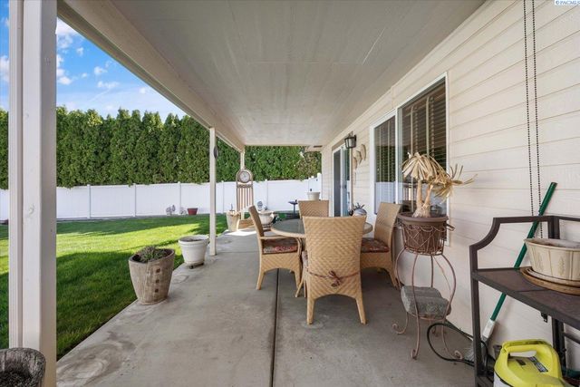 2302 W 20th Ave., Kennewick, WA 99337