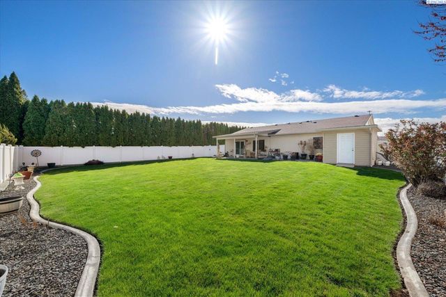 2302 W 20th Ave., Kennewick, WA 99337