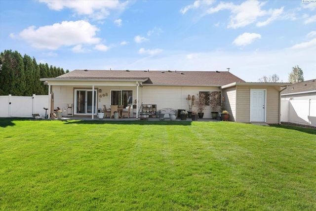 2302 W 20th Ave., Kennewick, WA 99337