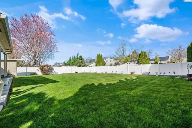 2302 W 20th Ave., Kennewick, WA 99337