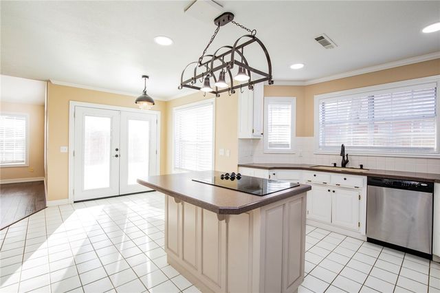 2 Oak Ridge Lane, Bentonville, AR 72712