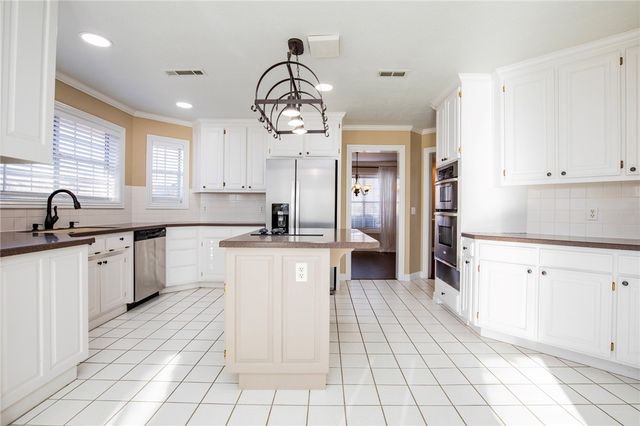 2 Oak Ridge Lane, Bentonville, AR 72712