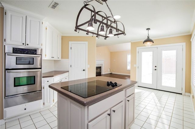 2 Oak Ridge Lane, Bentonville, AR 72712