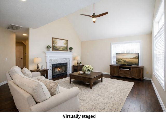 2 Oak Ridge Lane, Bentonville, AR 72712