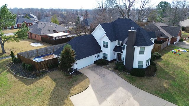 2 Oak Ridge Lane, Bentonville, AR 72712