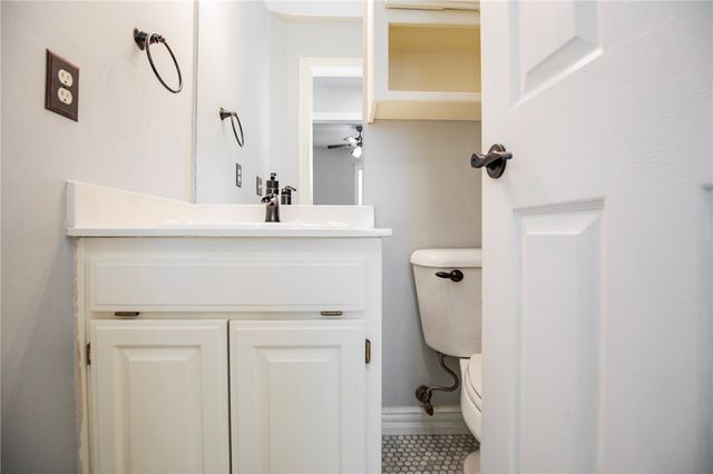 2 Oak Ridge Lane, Bentonville, AR 72712