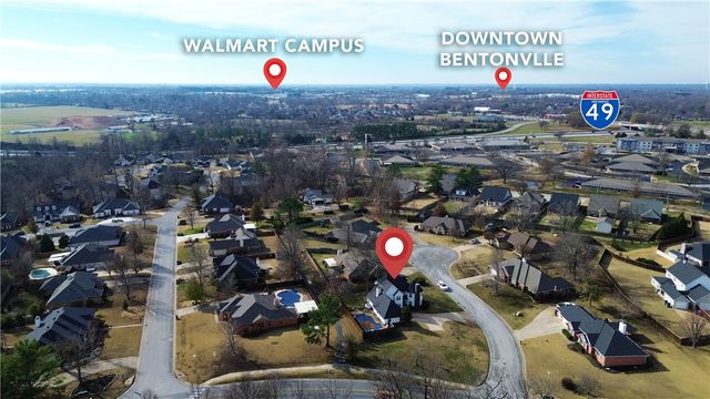 2 Oak Ridge Lane, Bentonville, AR 72712