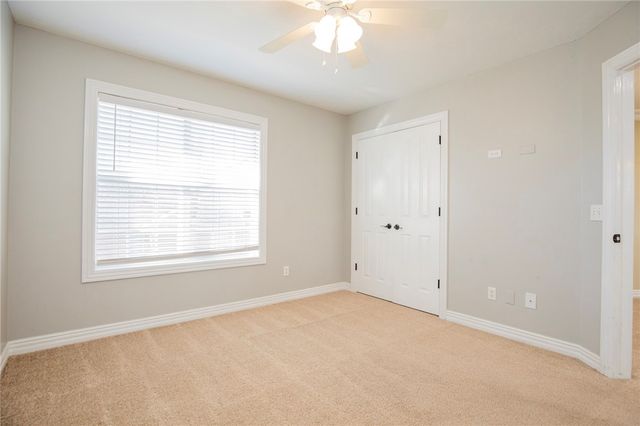 2 Oak Ridge Lane, Bentonville, AR 72712