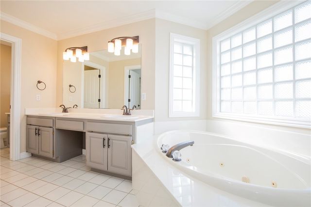 2 Oak Ridge Lane, Bentonville, AR 72712