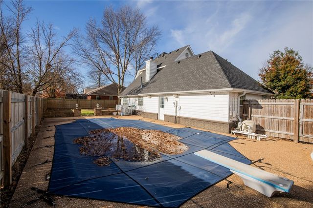 2 Oak Ridge Lane, Bentonville, AR 72712