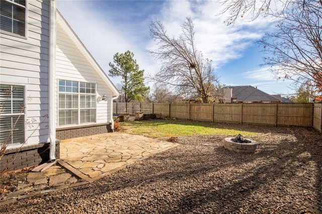 2 Oak Ridge Lane, Bentonville, AR 72712