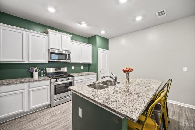 315 Pinewood Drive, Woodstock, GA 30189